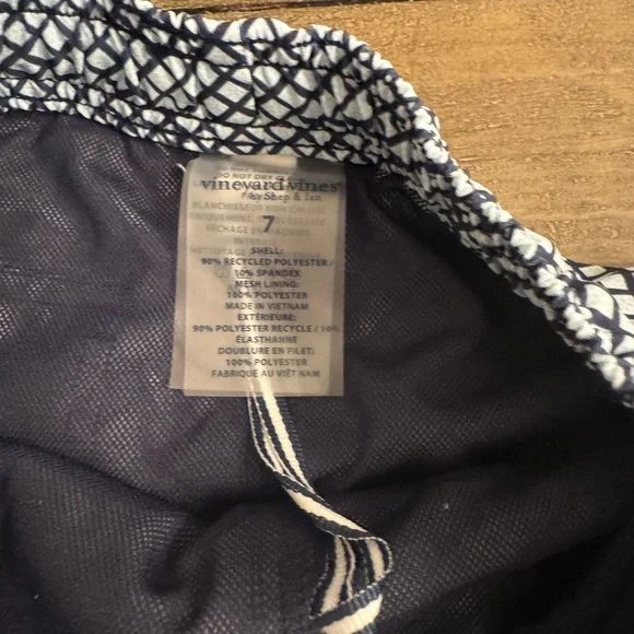 Set of 3 NWT Vineyard Vines boys swim size 7 - Picture 7 of 10